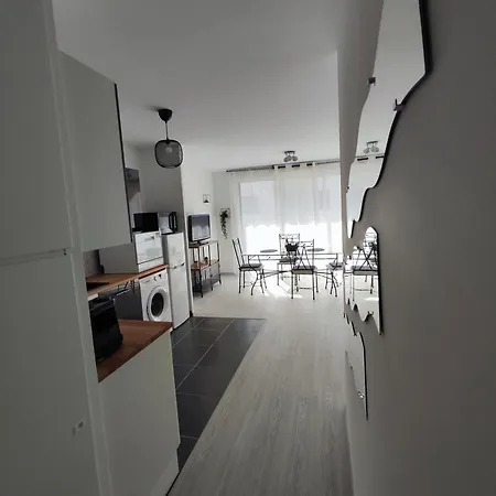 Joli Paris Apartment *