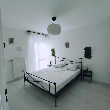 Joli Paris Apartment